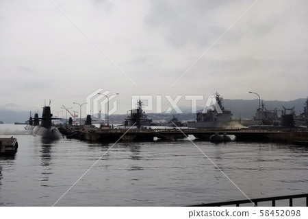 吳市基地的JMSDF潛艇 58452098