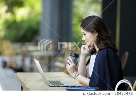 Business woman cafe Business woman cafe 58453478