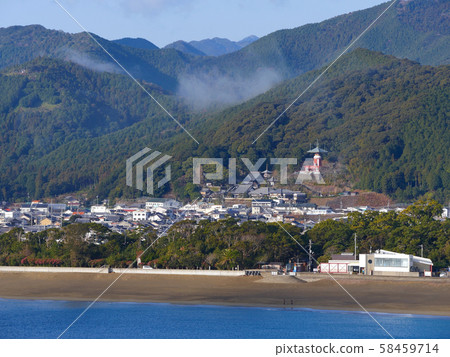 Okoh Castle and the Ohama Coast and the Shikoku Buddha 23rd Ceremony and the Ningyo-ji Temple (From the Ebisu-dong Observatory) "One hundred Japanese beaches in Japan" 58459714