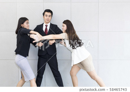 Young business women conflicts in office.Manager 58465743