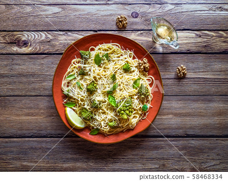 Pasta with romanesco cauliflower (broccoli).  58468334
