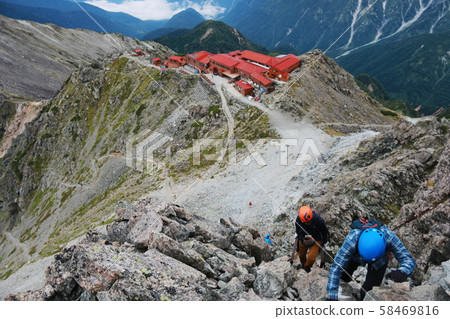 北阿爾卑斯山,到霞嶽山的山頂 北阿爾卑斯山,到霞嶽山的山頂 58469816
