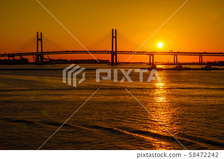 Dawn of Yokohama Bay Bridge Dawn of Yokohama Bay Bridge 58472242