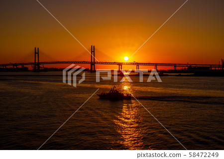 Dawn of Yokohama Bay Bridge 58472249