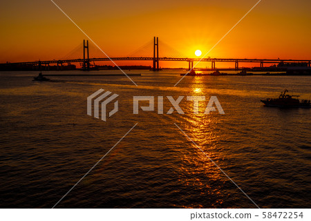 橫濱灣大橋的黎明 58472254