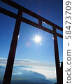 太陽從富士鳥居升起 58473709