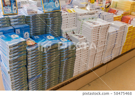 All famous souvenirs sell in  provincial store. Traveler or tourist can buy anything from sweet to frozen seafood and candy. 58475468