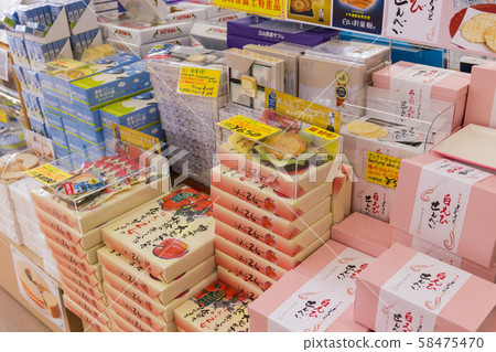 All famous souvenirs sell in  provincial store. Traveler or tourist can buy anything from sweet to frozen seafood and candy. 58475470