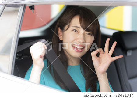 Seat belt rear seat safety life protect woman 58481314