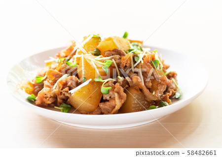 Pork belly and radish 58482661