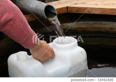泉水 泉水 58482886