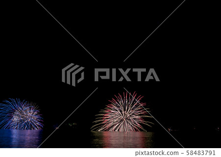 [Yugawara Onsen Maritime Fireworks Festival] 58483791