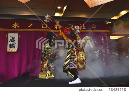 Iwami Kagura performance dust ring 58485558