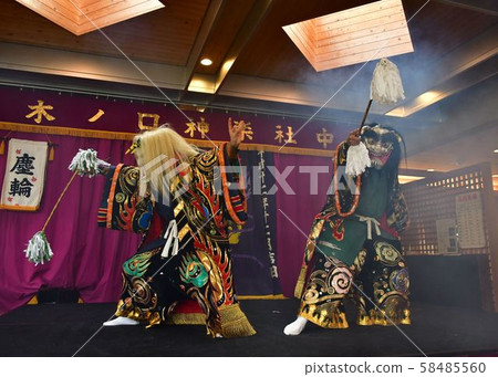 Iwami Kagura performance dust ring 58485560