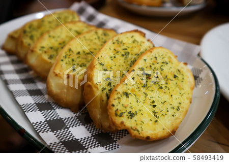 garlic bread, bread 58493419