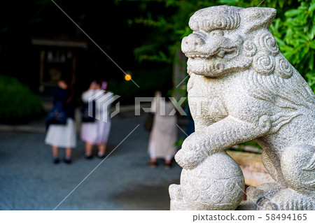 The guardian dog of Kurumiya Shrine 58494165