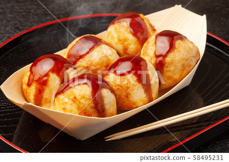 Takoyaki with sauce 58495231
