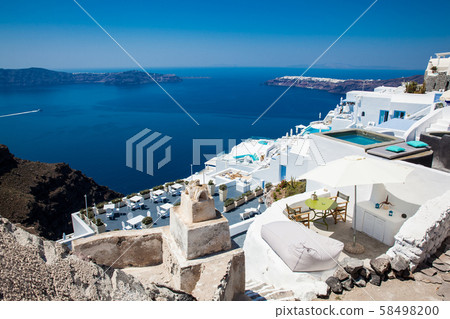 Beautiful white houses and buildings in Santorini Beautiful white houses and buildings in Santorini 58498200