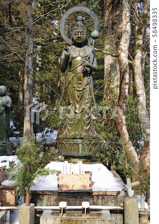 冬天的Kozosan Okunoin方法 冬天的Kozosan Okunoin方法 58498335