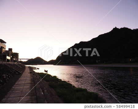 Nagara River before sunrise Nagara River before sunrise 58499418