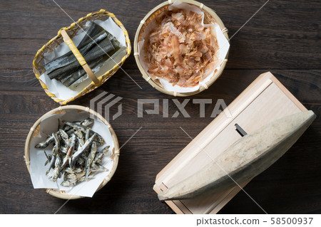 Various soup stock 58500937