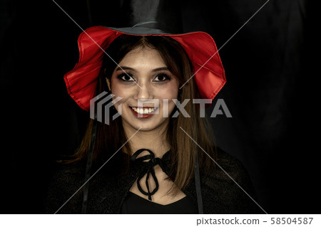 Halloween costumes Teenager young adult girl in 58504587