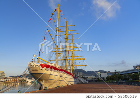 [Ship] Indonesian Navy training ship Bimaschi 58506519