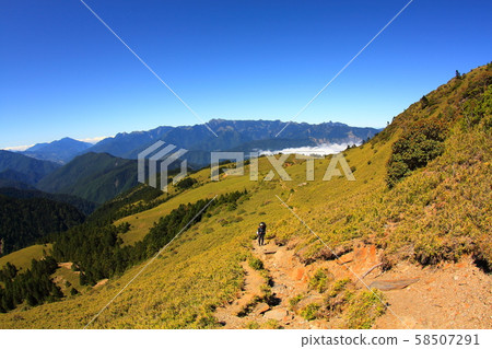 登山健行 南湖大山 登山健行 南湖大山 58507291