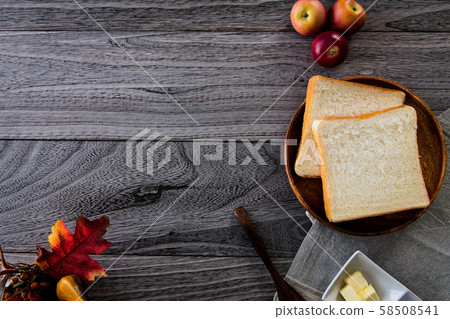 Autumn breakfast 58508541