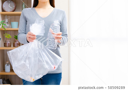 Garbage disposal PET bottle Garbage disposal PET bottle 58509289