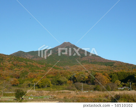 Sunny autumn scenery of Mt. Tsukuba, a protected area located in Ibaraki Prefecture and designated as the Mizugo Tsukuba National Monument 58510102