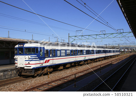 信越本線115尾端(新潟原色,高速) 信越本線115尾端(新潟原色,高速) 58510321