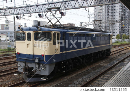 EF65電力機車在宇都宮候車 EF65電力機車在宇都宮候車 58511365