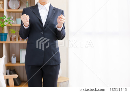 Guts pose business woman Guts pose business woman 58511543