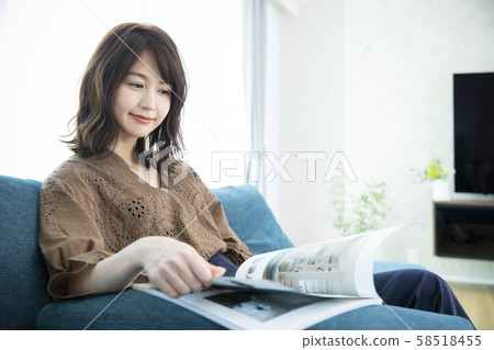 Read women's magazine catalog 58518455