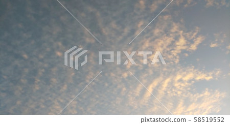 傍晚雲規模 傍晚雲規模 58519552