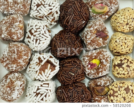 Assorted Round Chocolate Candy Balls in A Box 58520208