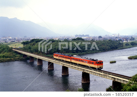 1996年姬哈系列47條普通火車在姬神線運行 1996年姬哈系列47條普通火車在姬神線運行 58520357