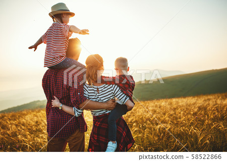 Happy family 58522866