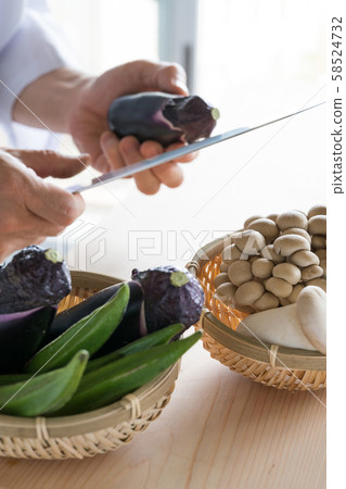 準備蔬菜 58524732