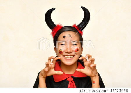 一個喜歡萬聖節派對的女孩 58525488