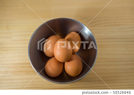 Stainless bowl and 5 eggs Stainless bowl and 5 eggs 58526848