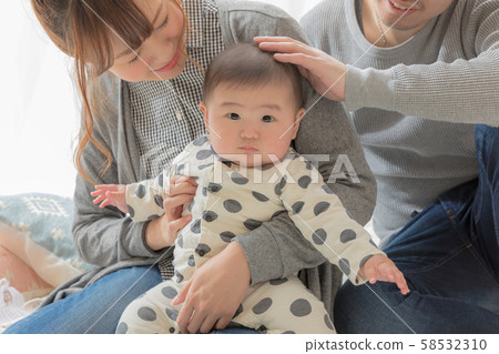 日本父母和孩子 58532310