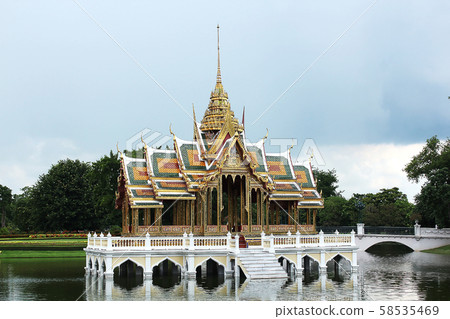 Thai Pavilion in the middle of the water 58535469