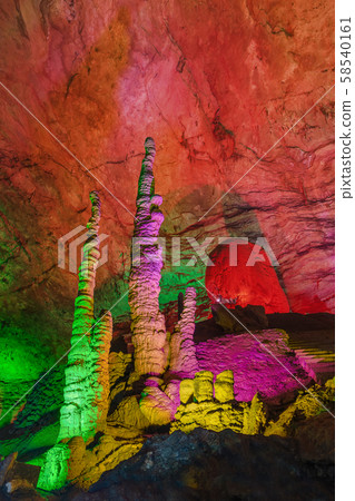 Huanglong Yellow Dragon Cave - China 58540161