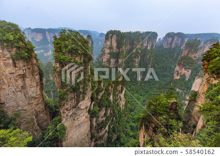 Tianzi Avatar mountains nature park - Wulingyuan 58540162
