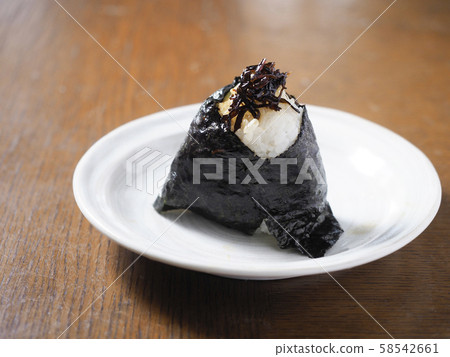 Rice balls with kelp 58542661