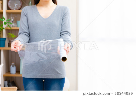 Women who spread wraps Women who spread wraps 58544089