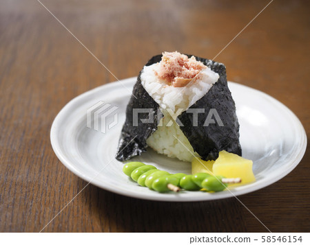 Tarako Onigiri,Sawabuchi和Edamame Tarako Onigiri,Sawabuchi和Edamame 58546154