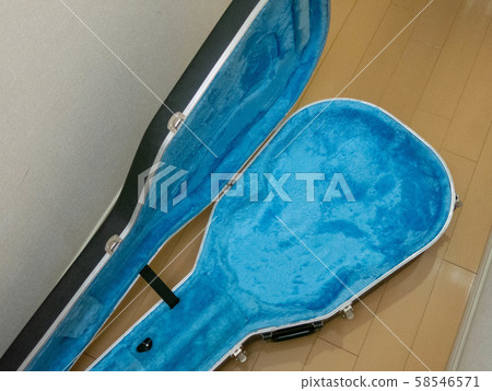 Guitar case 58546571